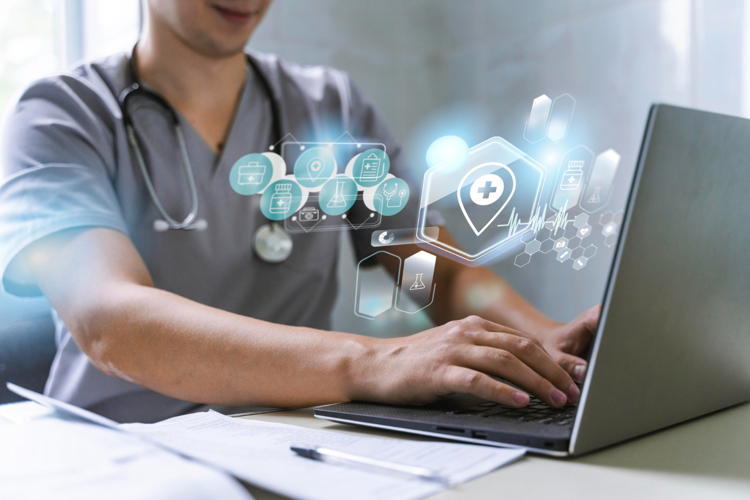 banner-medico-com-medico-trabalhando-no-laptop.jpg